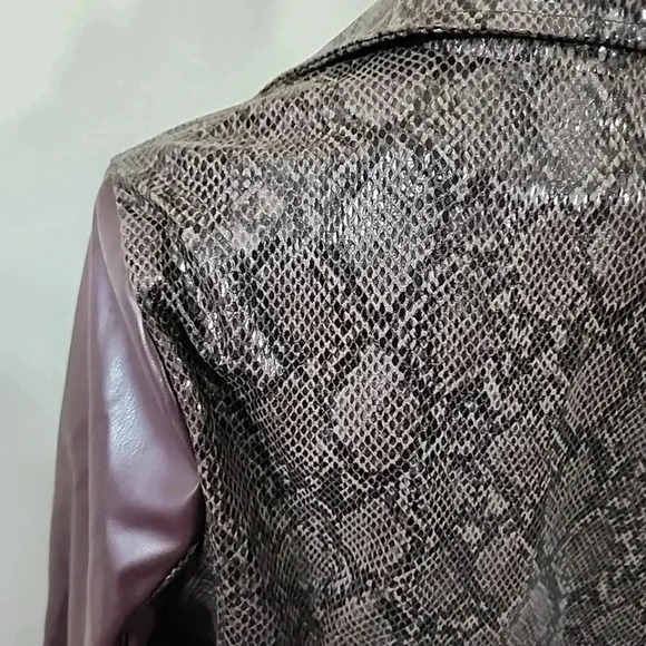 MISSGUIDED Snake Print Faux Leather Contrast Trench Coat. Nwt size US 8 - Picture 9 of 10